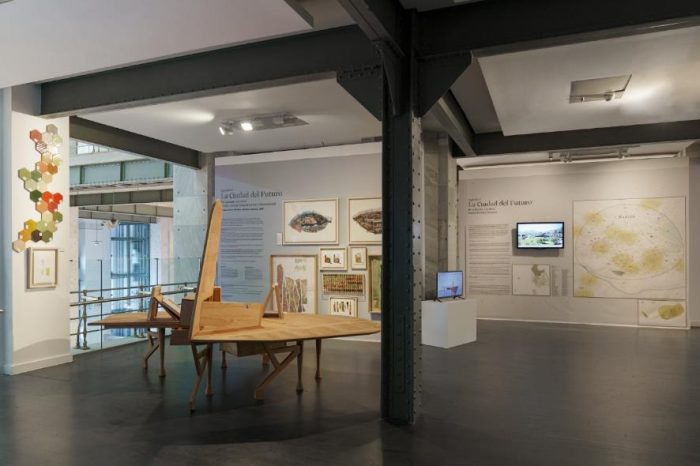 Photograph from the exhibition ‘The City of the Future, from Farm to Table’, held at CentroCentro, 2021. Author: Paula Caballero.